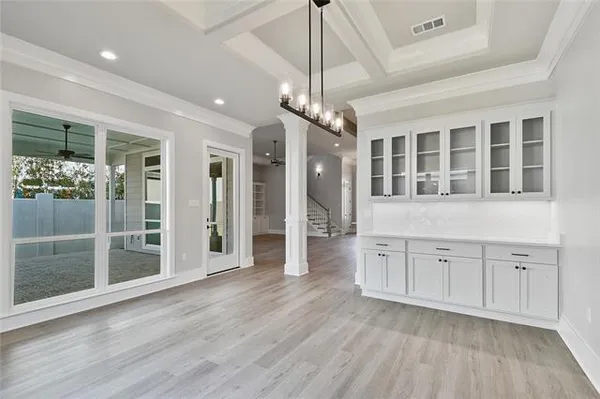 $915,000 | 144 Laura Lane, Covington, LA 70433