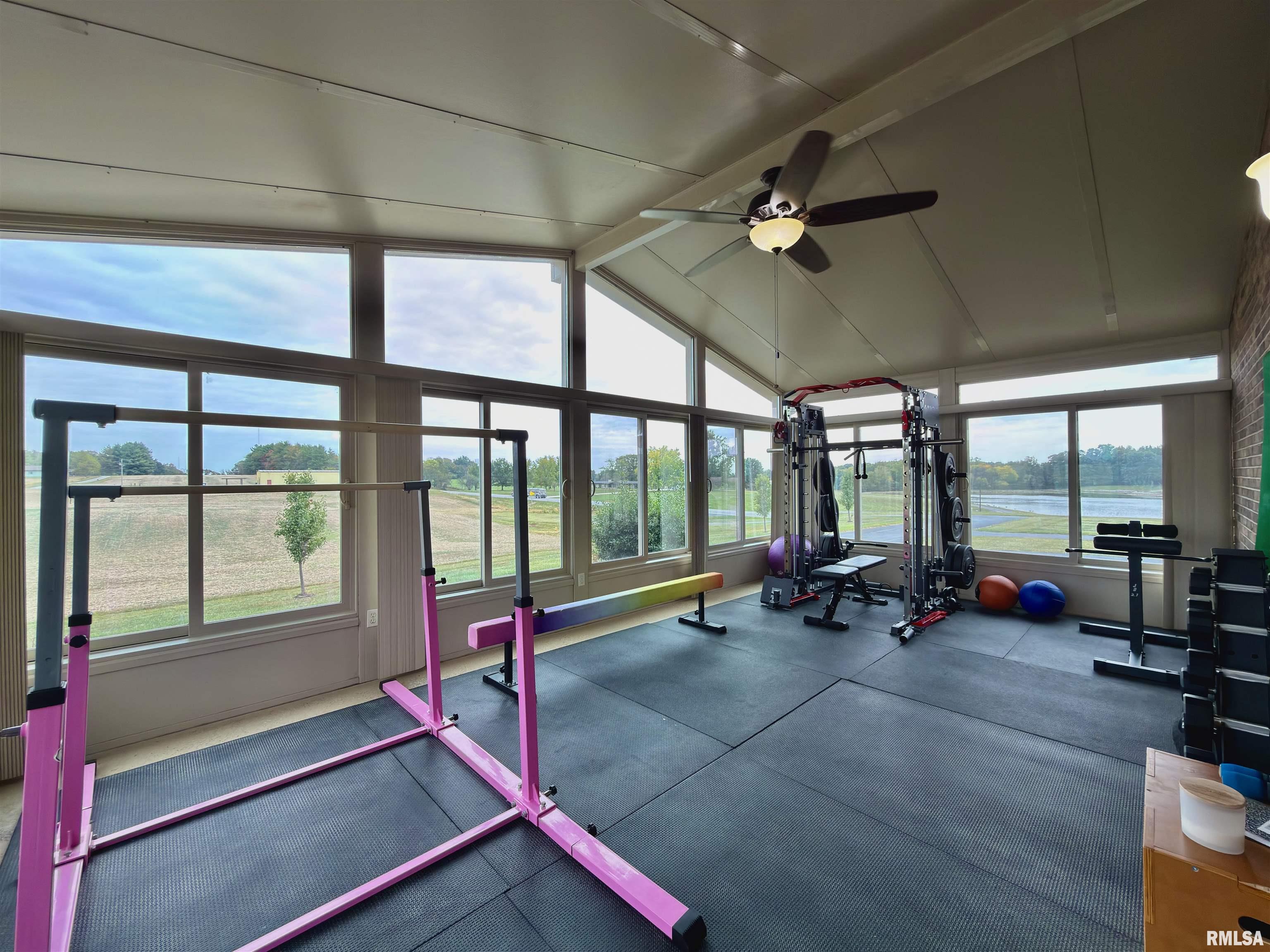 842 Highway 14 Carmi, IL 62821 - Photo 17 of 49