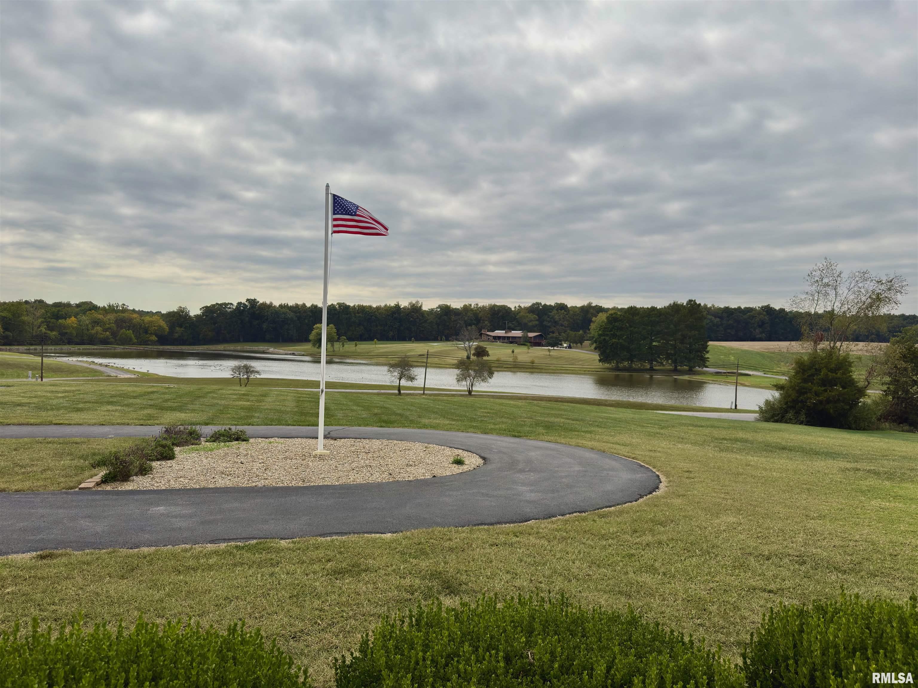 842 Highway 14 Carmi, IL 62821 - Photo 45 of 49