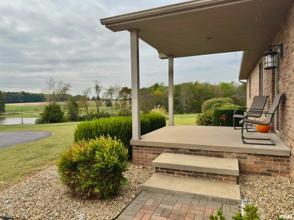 $399,900 | 842 Highway 14, Carmi, IL 62821