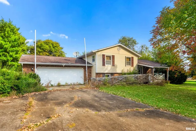 $110,000 | 17297 Township Road 1050, Bradford, IL 61421