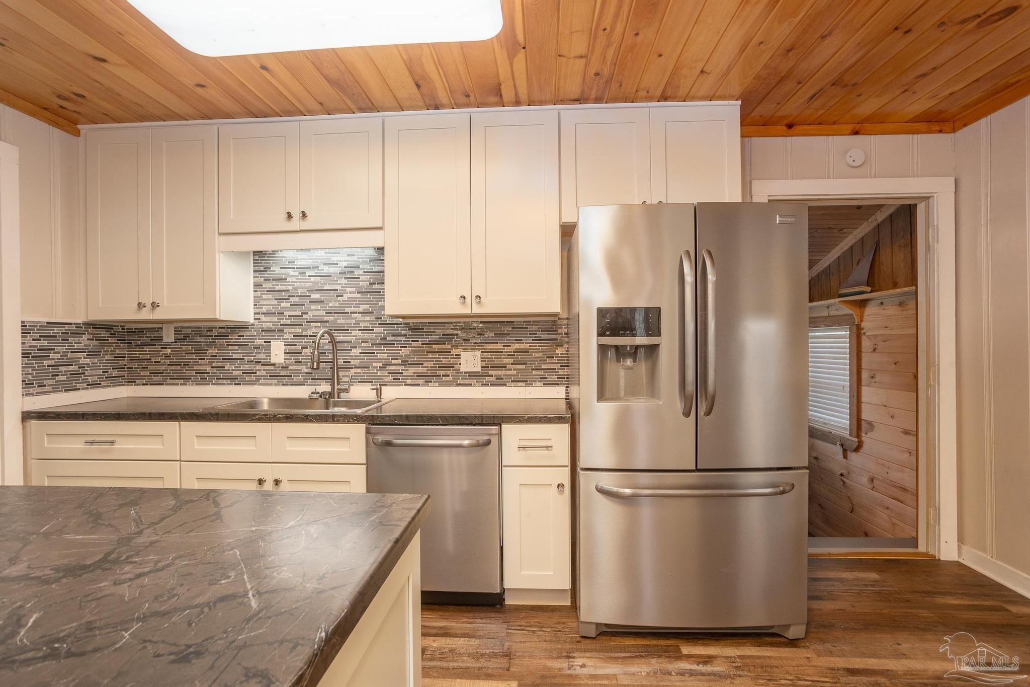 3275 Robertson Road Pensacola, FL 32507 - Photo 13 of 39 Gallery Image 13