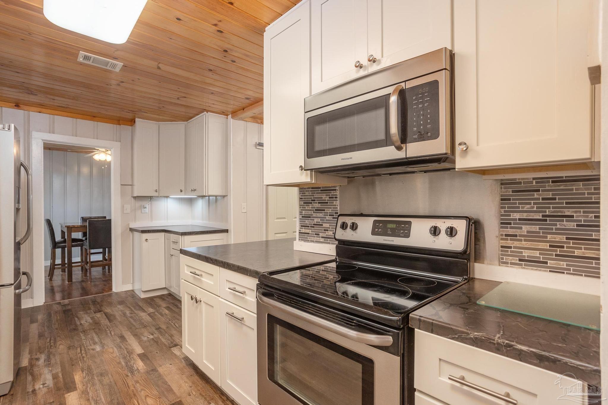 3275 Robertson Road Pensacola, FL 32507 - Photo 15 of 39 Gallery Image 15