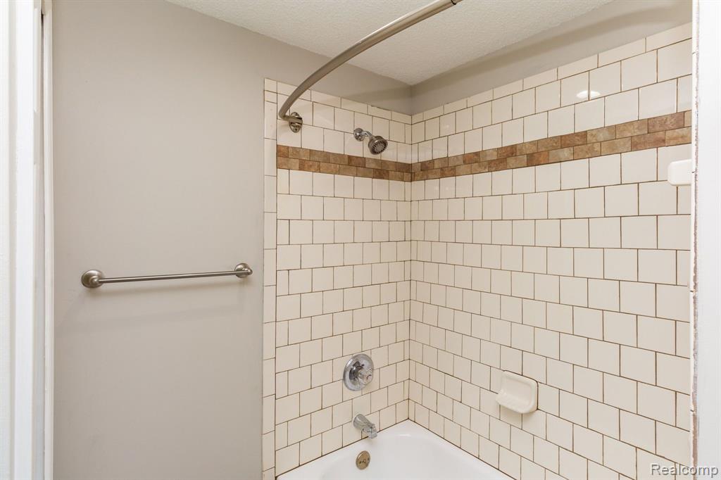 1534 Berville Road Allenton, MI 48002 - Photo 14 of 28