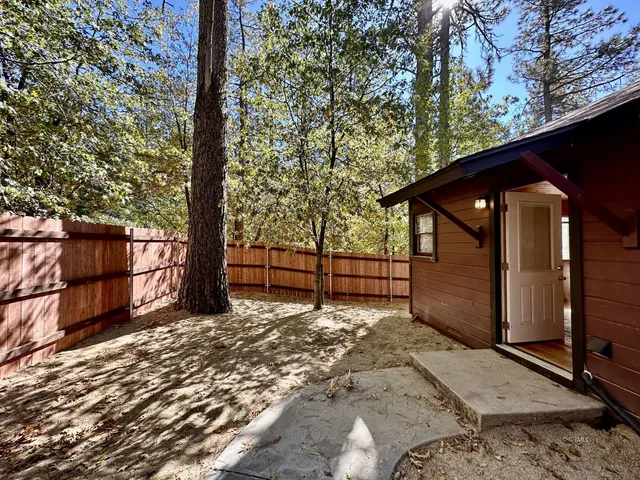 $1,500 | 54365 Pine Crest Avenue, Unit 3, Idyllwild, CA 92549
