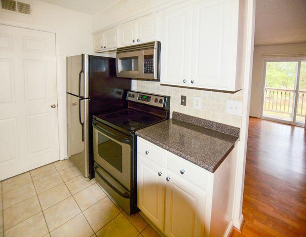 1402 Camp Road, Unit 15G Charleston, SC 29412 - Photo 4 of 14 20200210185643612206000000-o