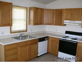 2721 Granada Court Springfield, IL 62703 - Photo 4 of 5