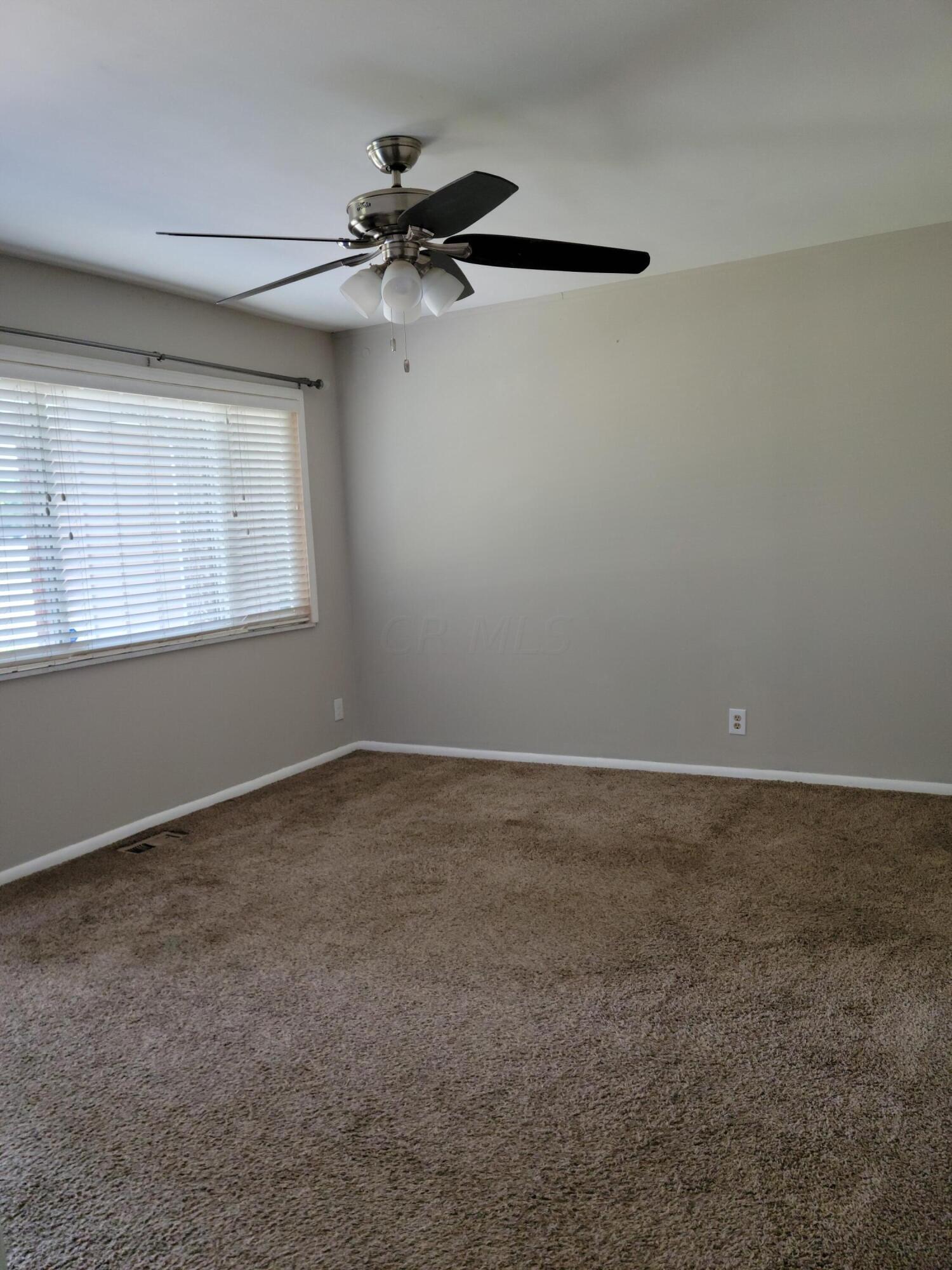 325 North Stygler Road Columbus, OH 43230 - Photo 3 of 17 Great room upon front door entry.