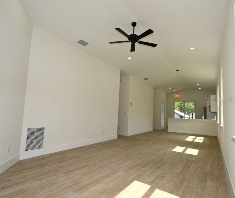 36755 Thomas Jefferson Road Dade City, FL 33525 - Photo 6 of 33 a view of an empty room and window