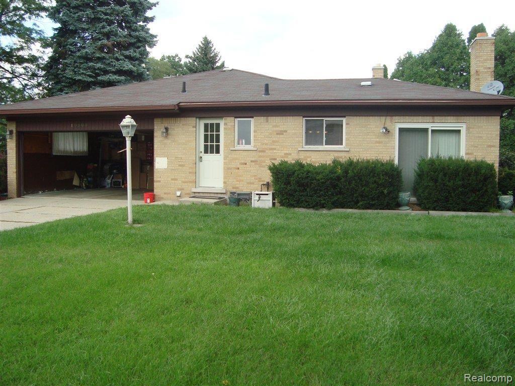 10900 Chicago Road Warren, MI 48093 - Photo 19 of 20 Side View
