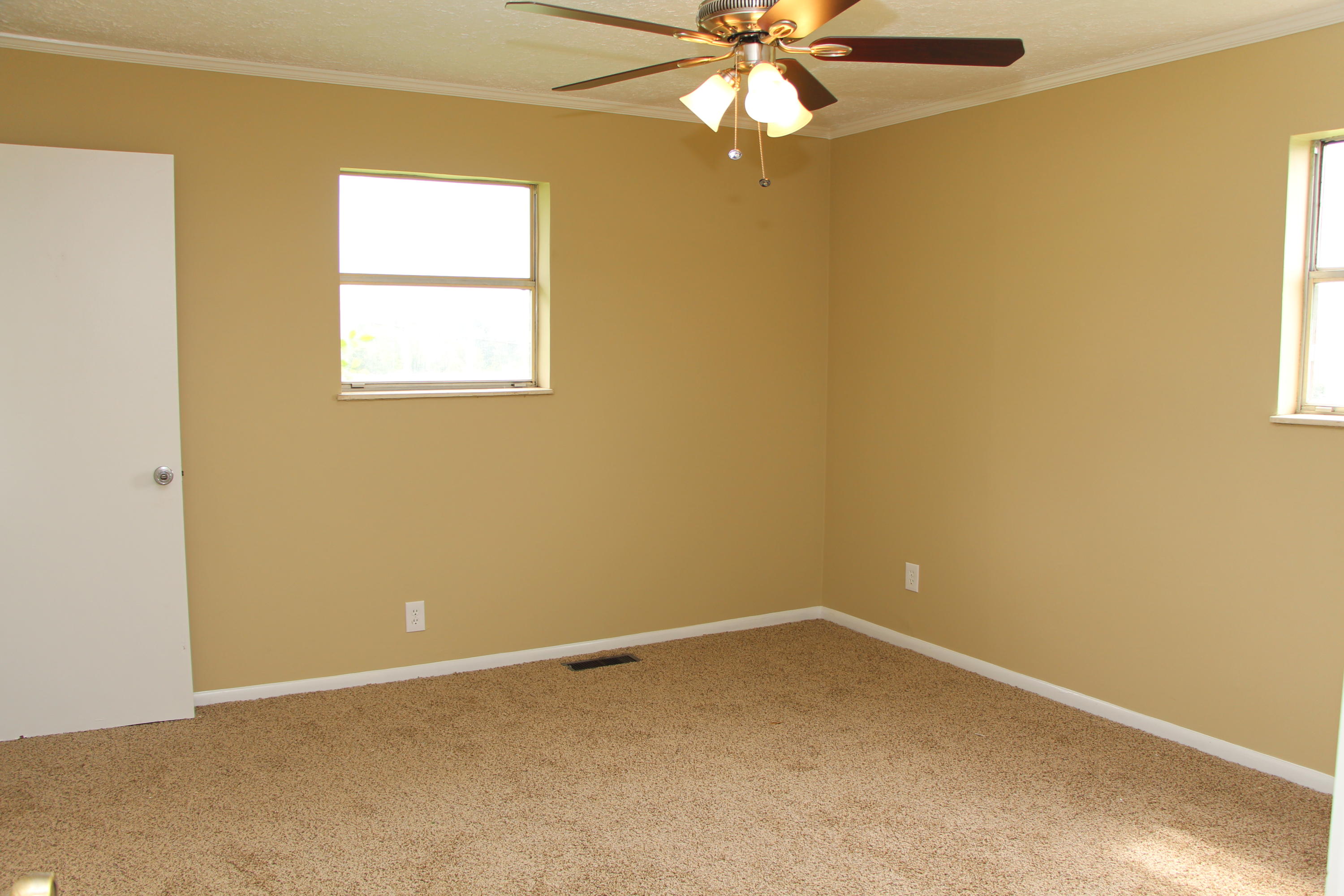 145 Young Lane Decatur, TN 37322 - Photo 5 of 11 IMG_1341