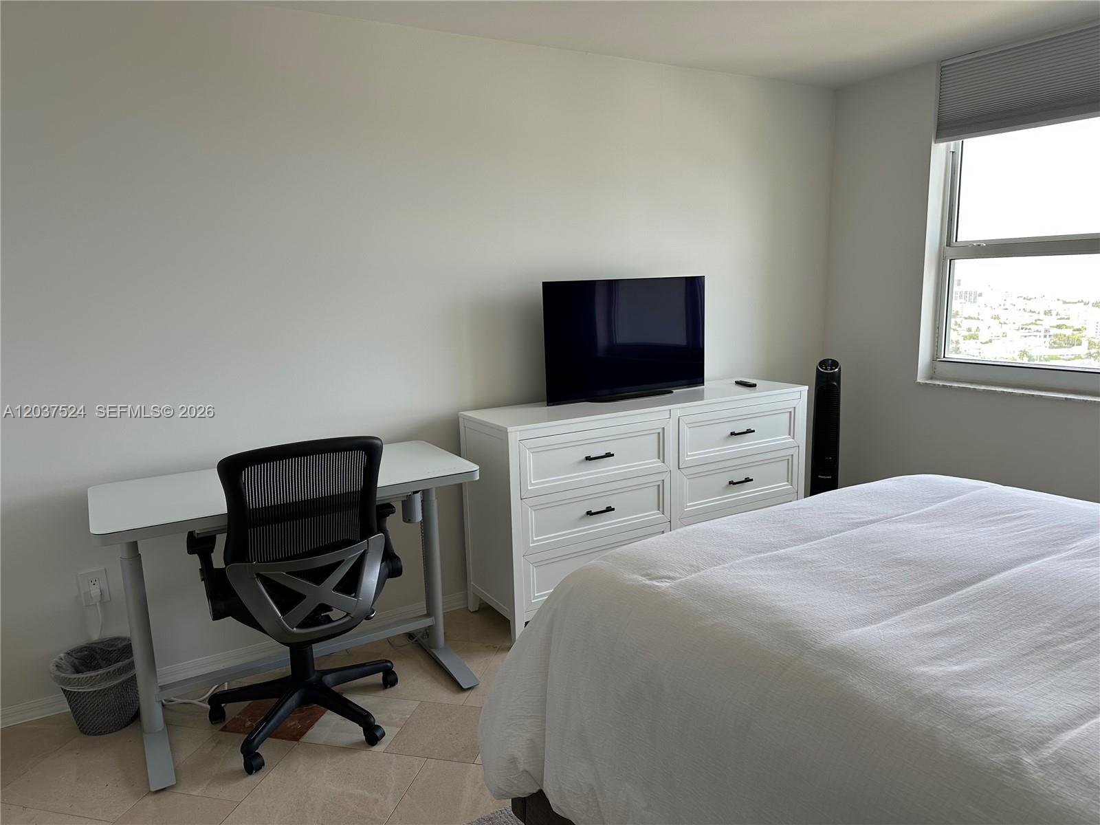 90 Alton Road, Unit 2809 Miami Beach, FL 33139 - Photo 12 of 28