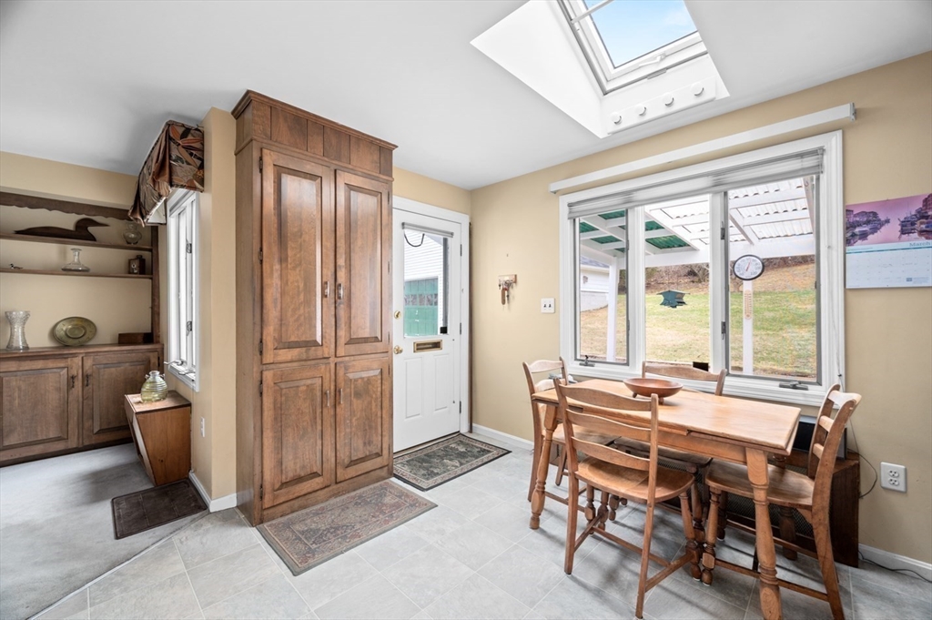 64 Whitehall Road Amesbury, MA 01913 - Photo 12 of 36