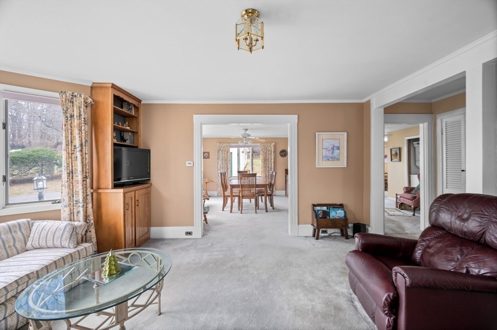 64 Whitehall Road Amesbury, MA 01913 - Photo 21 of 36