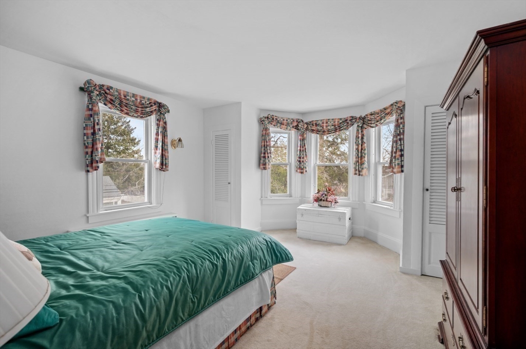 64 Whitehall Road Amesbury, MA 01913 - Photo 23 of 36