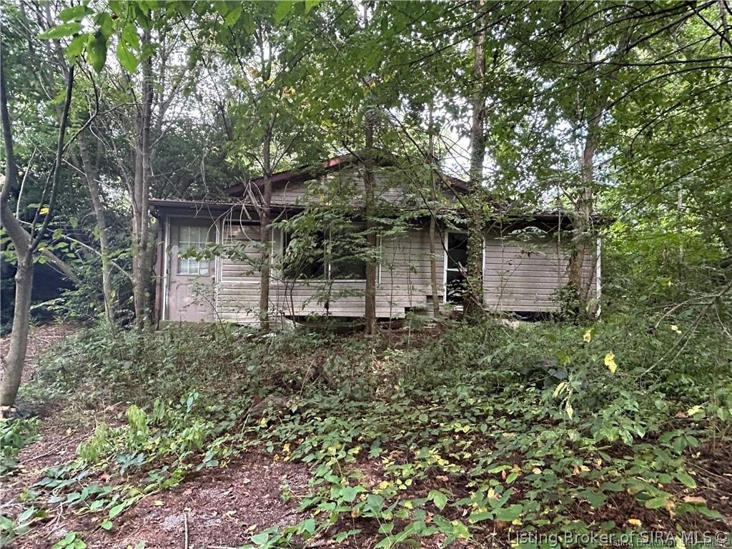 2613 North Hitchcock Road Salem, IN 47167 - Photo 1 of 7