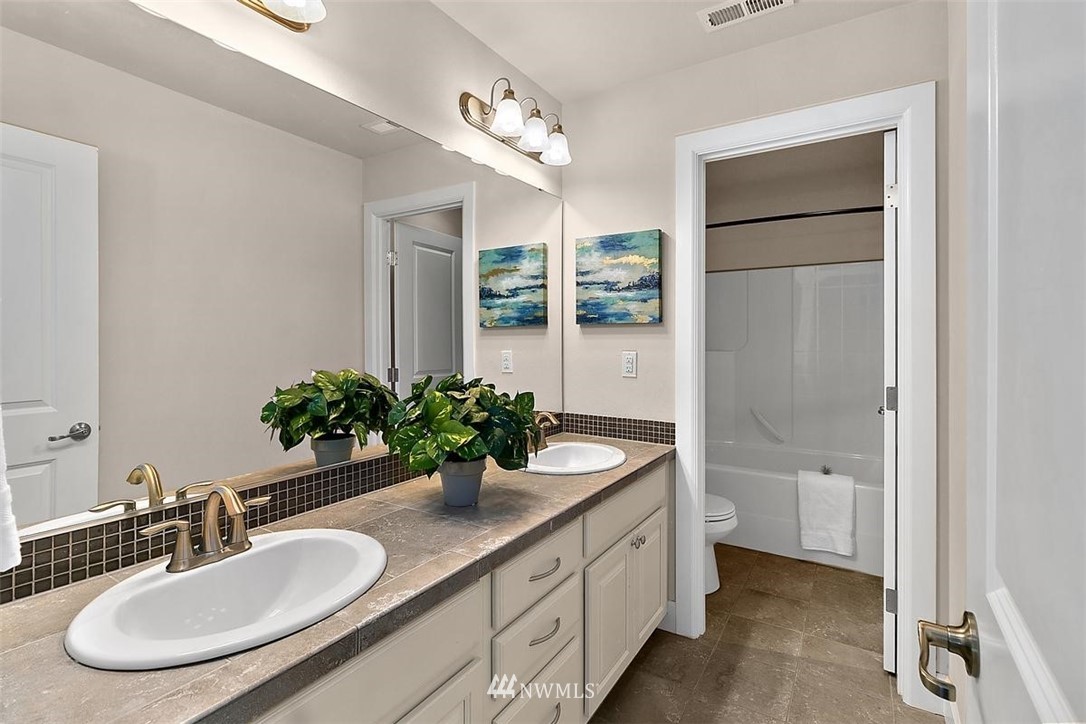9402 Northeast 200th Street Bothell, WA 98011 - Photo 22 of 40