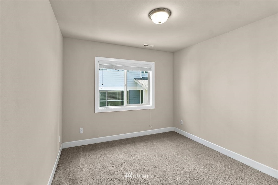 9402 Northeast 200th Street Bothell, WA 98011 - Photo 23 of 40