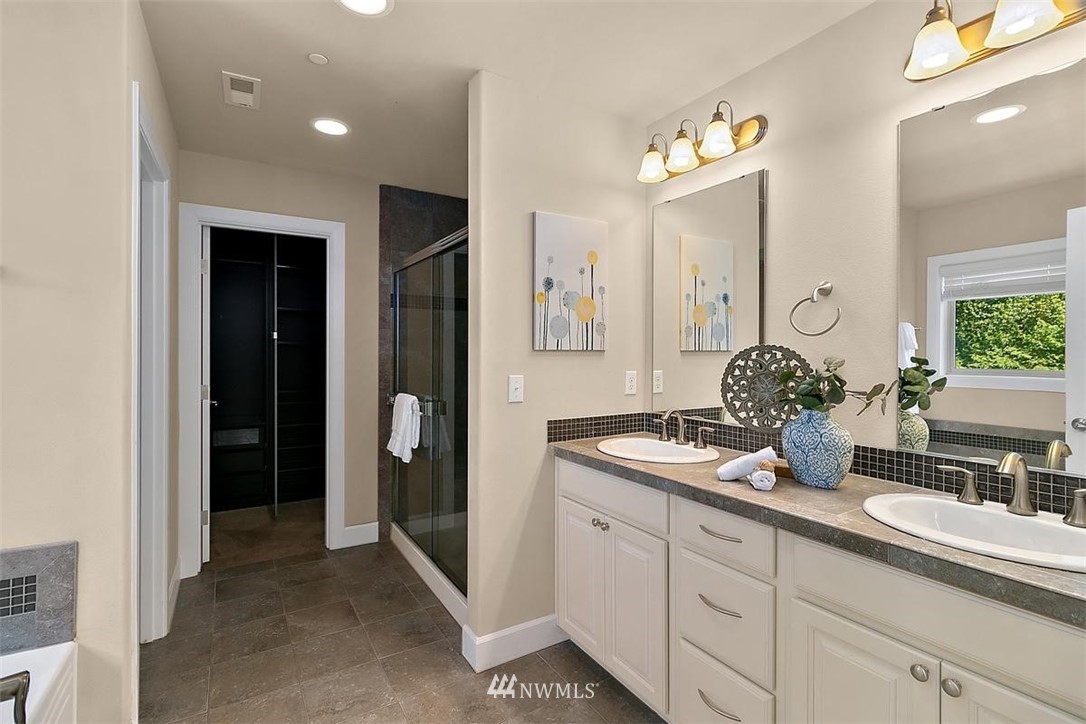 9402 Northeast 200th Street Bothell, WA 98011 - Photo 26 of 40