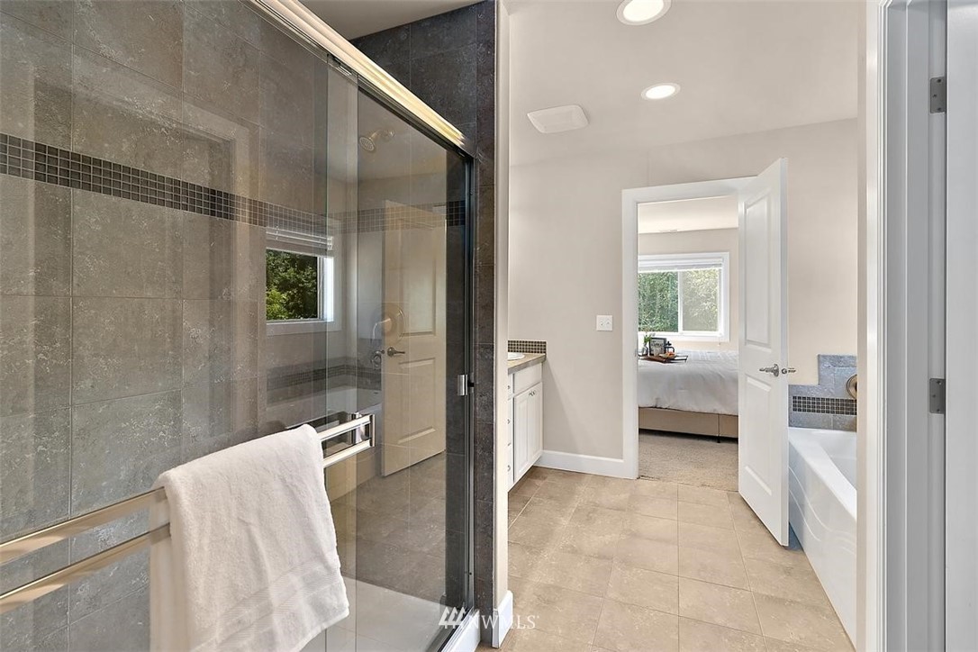 9402 Northeast 200th Street Bothell, WA 98011 - Photo 32 of 40
