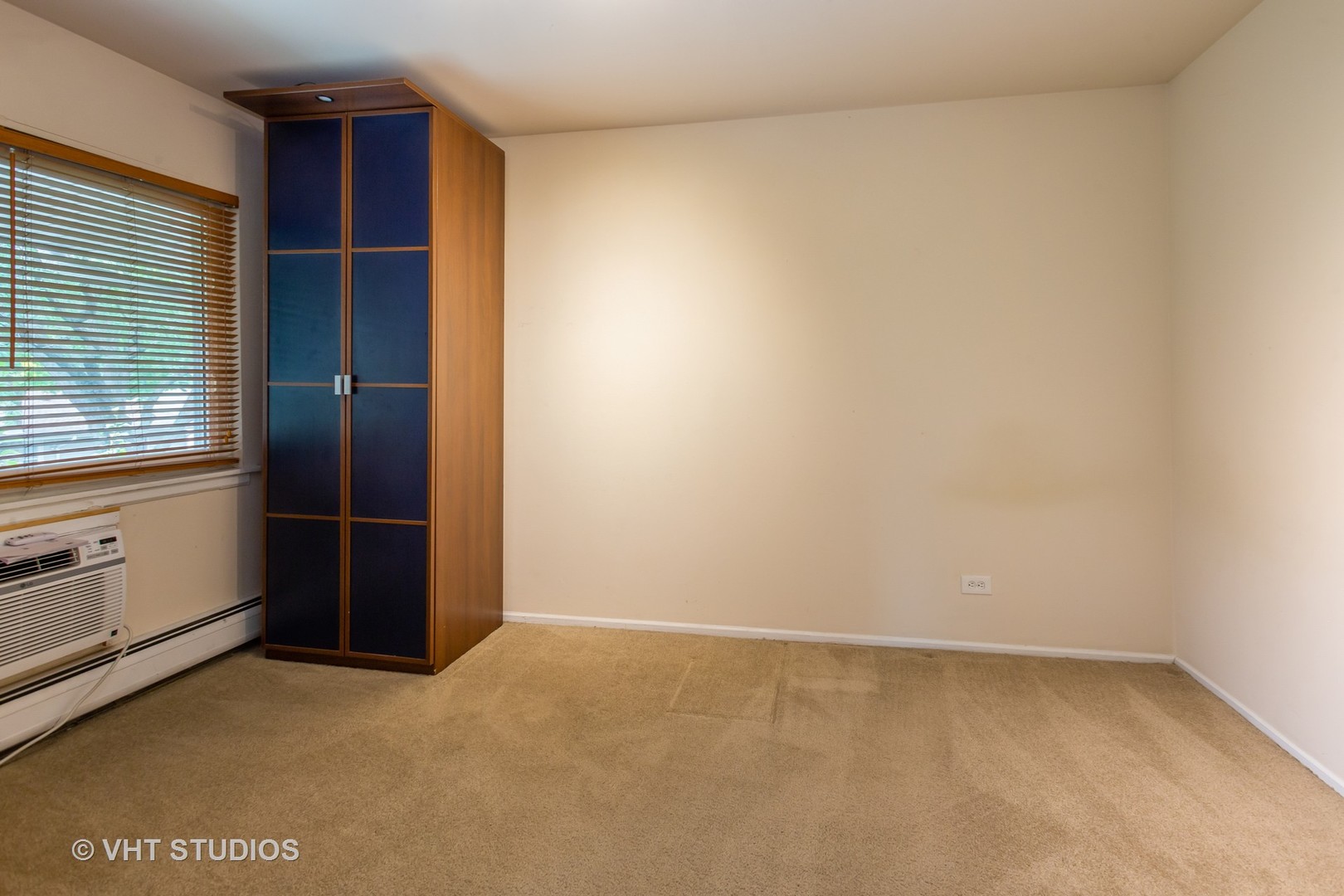 2323 South Goebbert Road, Unit 207 Arlington Heights, IL 60005 - Photo 7 of 12 a view of an empty room