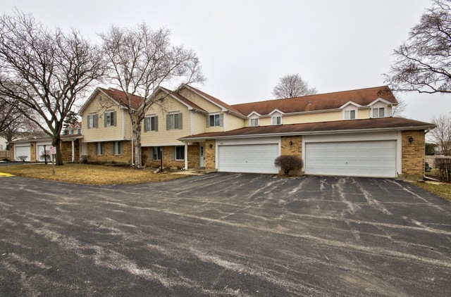 352 Springlake Lane, Unit A Aurora, IL 60504 - Photo 3 of 20