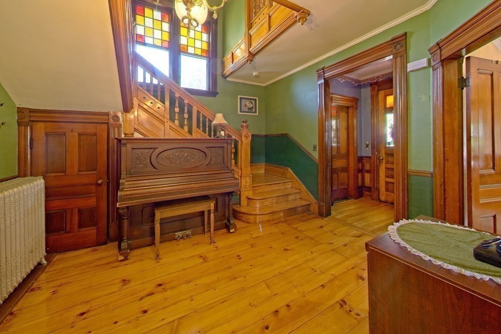 138 Walnut Street Clinton, MA 01510 - Photo 4 of 42 a view of an chairs and tables in the patio