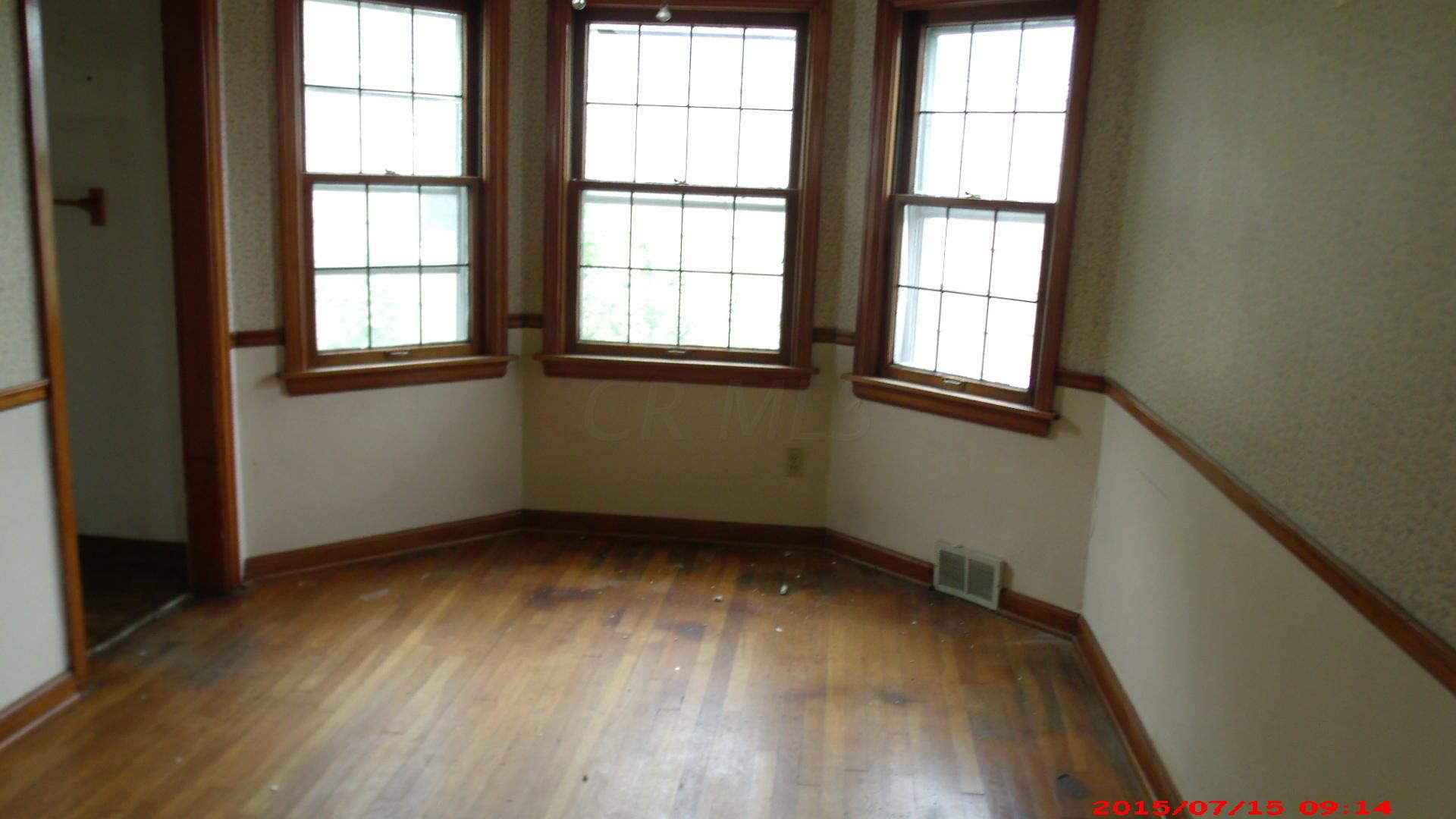 918 South James Road Columbus, OH 43227 - Photo 3 of 5 Gallery Image 3