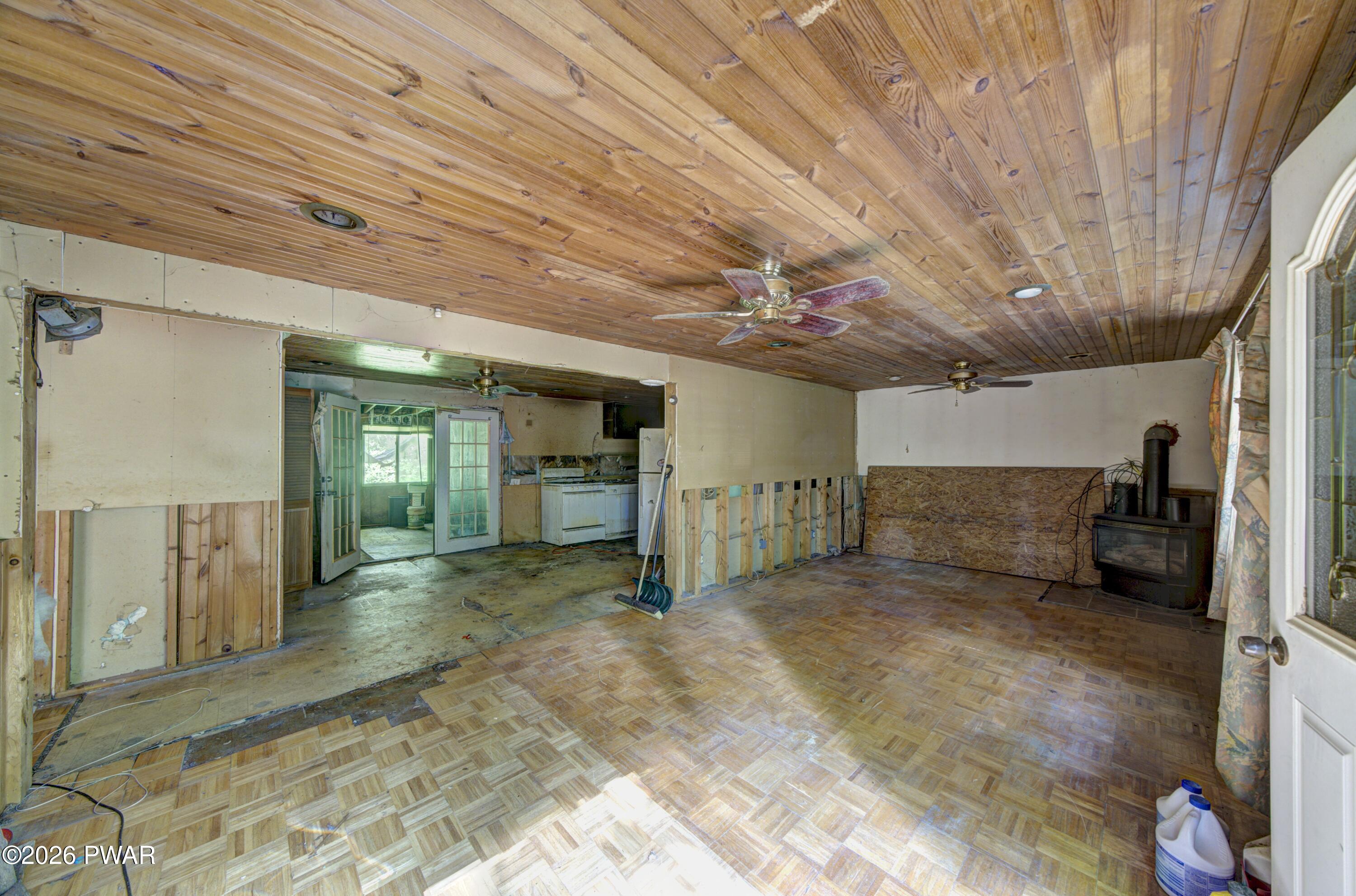 119 Galahad Road Greeley, PA 18425 - Photo 7 of 27