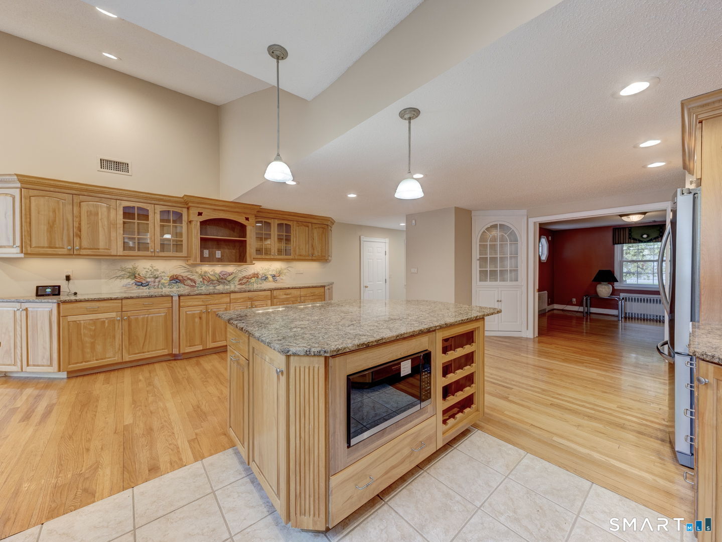 501 Highland Street Wethersfield, CT 06109 - Photo 8 of 38