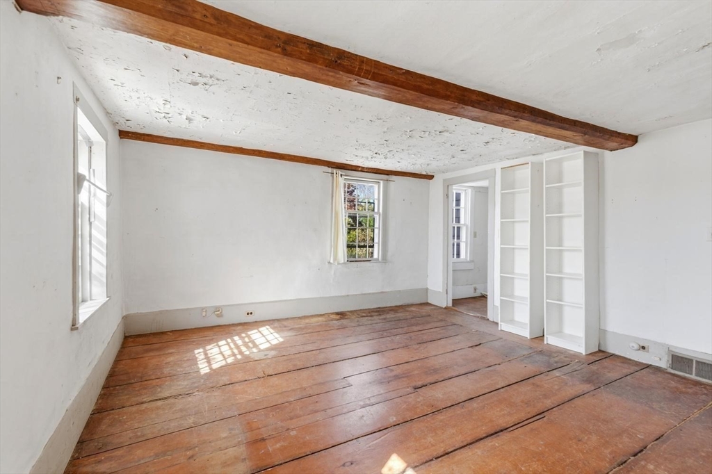 29-31 Circle Street Marblehead, MA 01945 - Photo 17 of 37