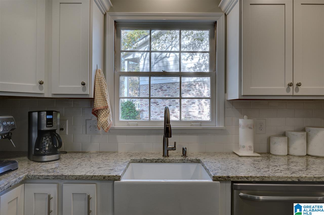 3309 Shallowford Road Vestavia Hills, AL 35216 - Photo 10 of 38