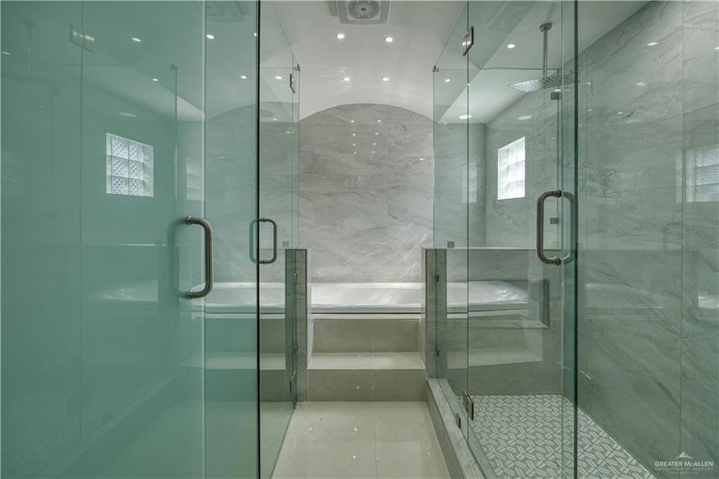 2916 Fletcher Street Weslaco, TX 78599 - Photo 25 of 45 a bathroom with a shower