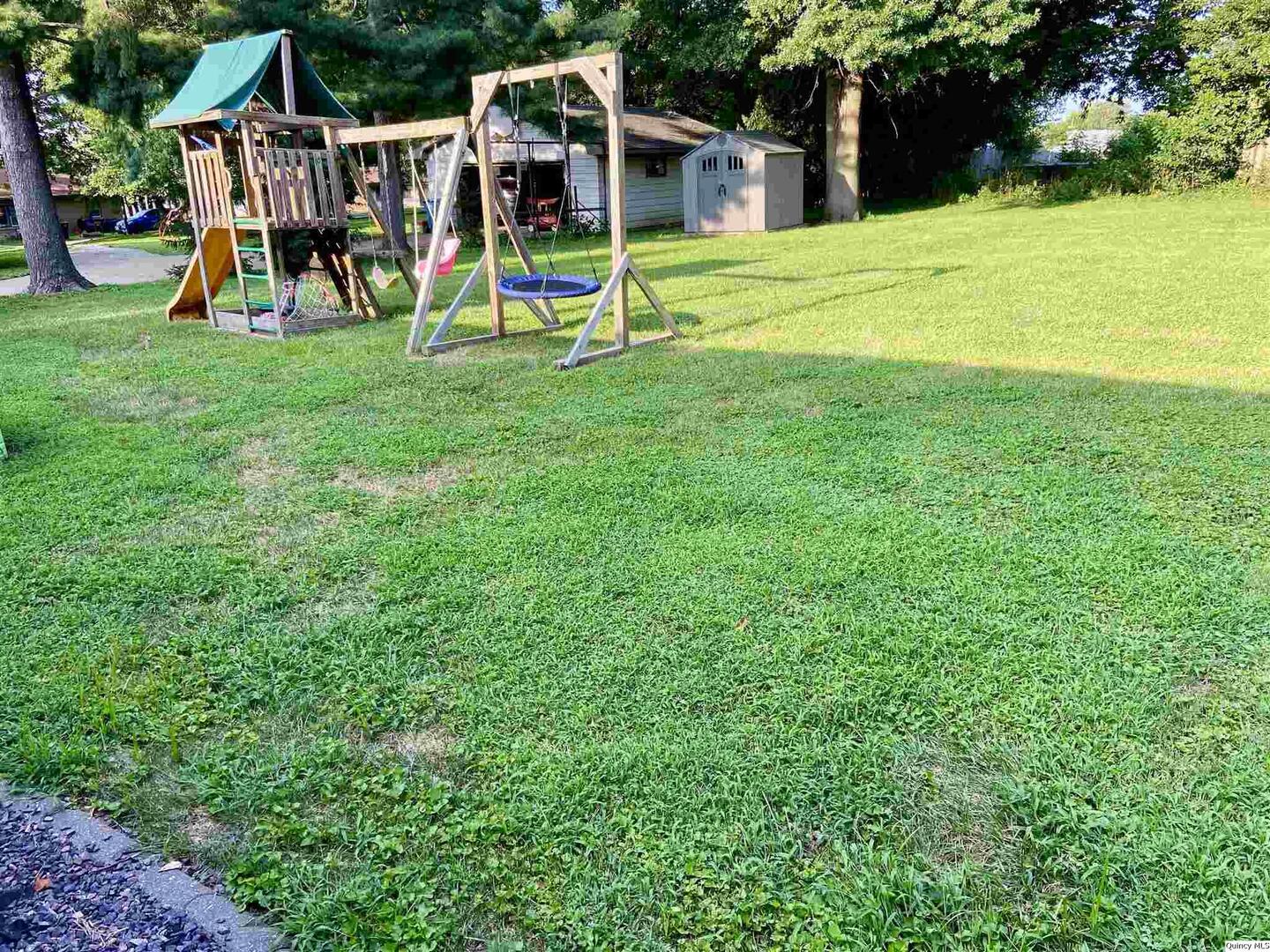 1632 North 24th Street Quincy, IL 62301 - Photo 31 of 36 an outdoor space with lots of green space