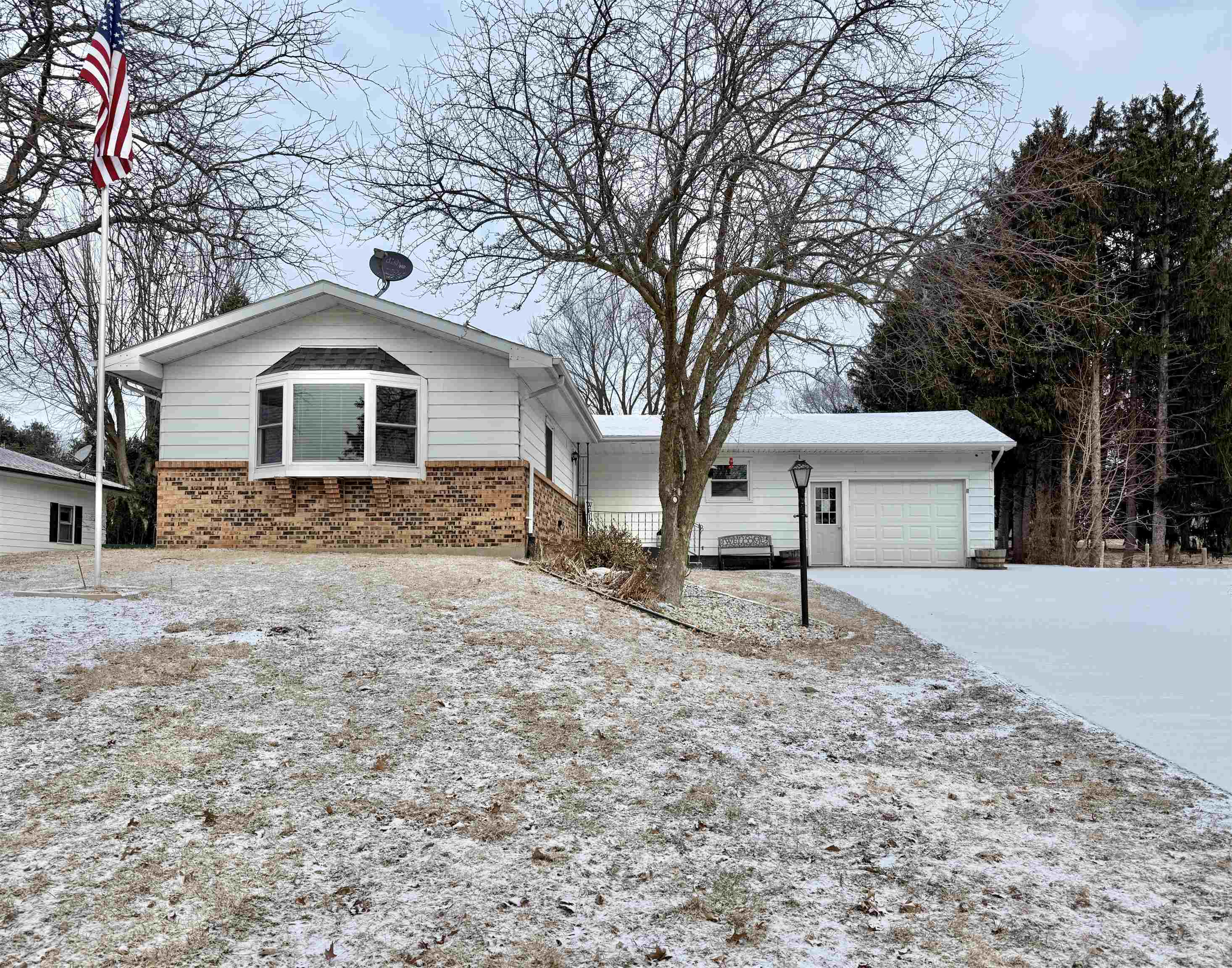 10045 East County Rd X Clinton, WI 53525 - Photo 1 of 1 Gallery Image 1