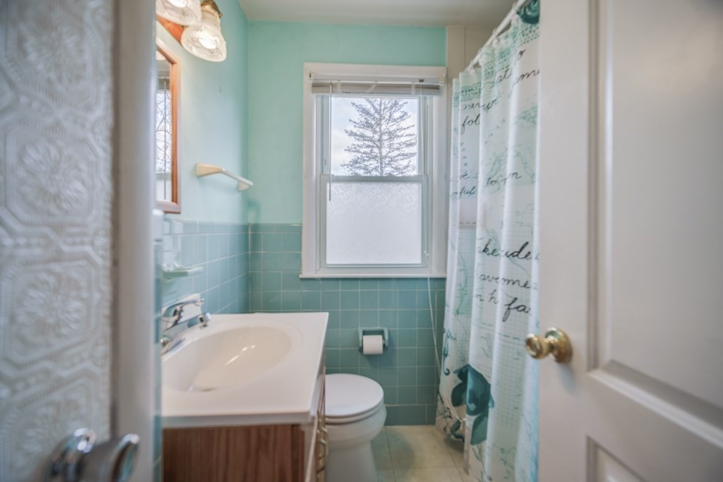 48 Fair Oak Road Springfield, MA 01128 - Photo 34 of 42 a bathroom with a sink toilet and shower