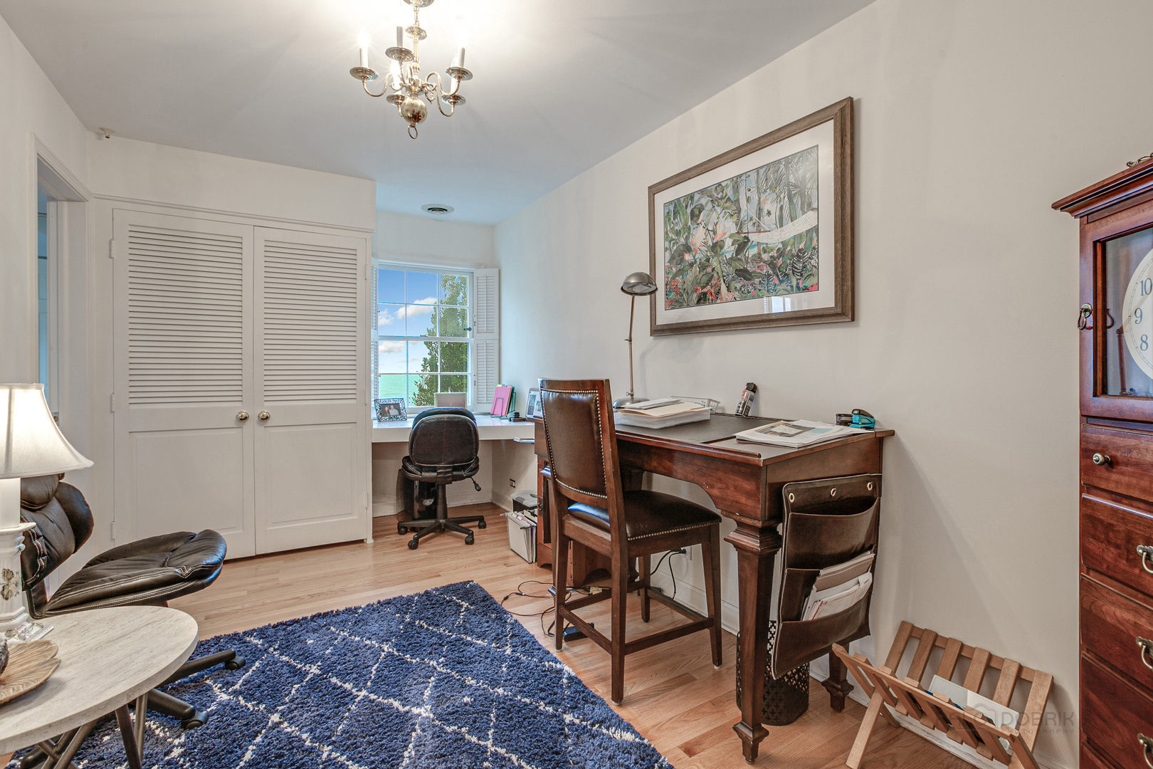 473 Sheridan Road Winnetka, IL 60093 - Photo 19 of 32 a workspace with furniture and a window