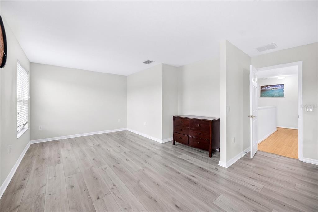 8919 North River Road Tampa, FL 33635 - Photo 36 of 55