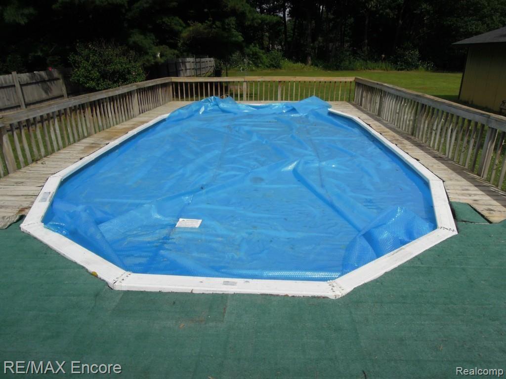 1470 Merry Road Waterford, MI 48328 - Photo 13 of 63 DSCN9155.jpg