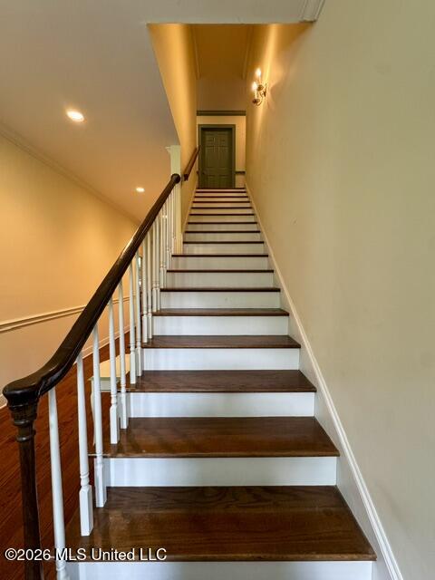 481 Greenfield Road Natchez, MS 39120 - Photo 36 of 52 Stairwell