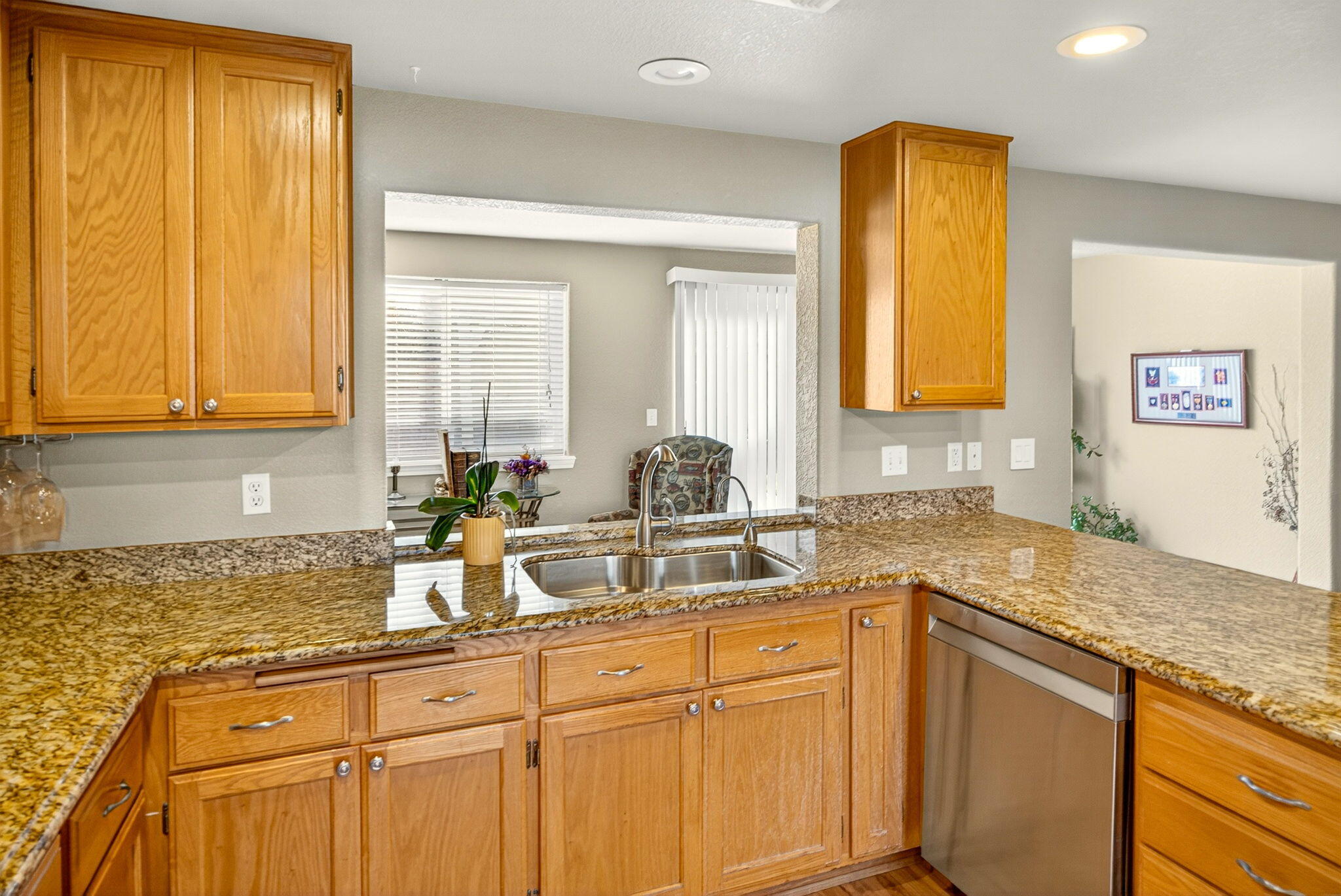 2598 St James Way Central Point, OR 97502 - Photo 11 of 40 ApxSJ00028