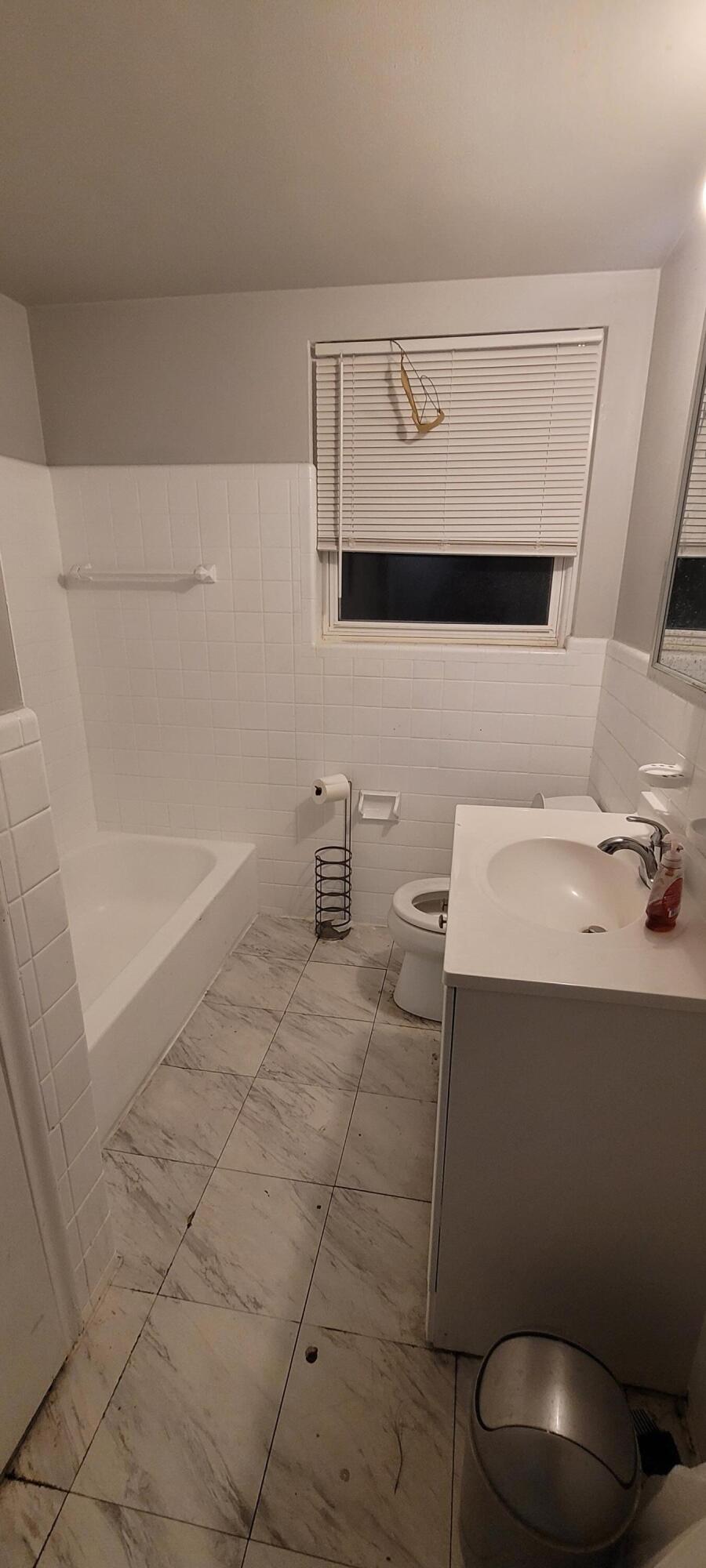 4115 Outer Drive East Detroit, MI 48234 - Photo 18 of 27 2nd Floor Full Bath