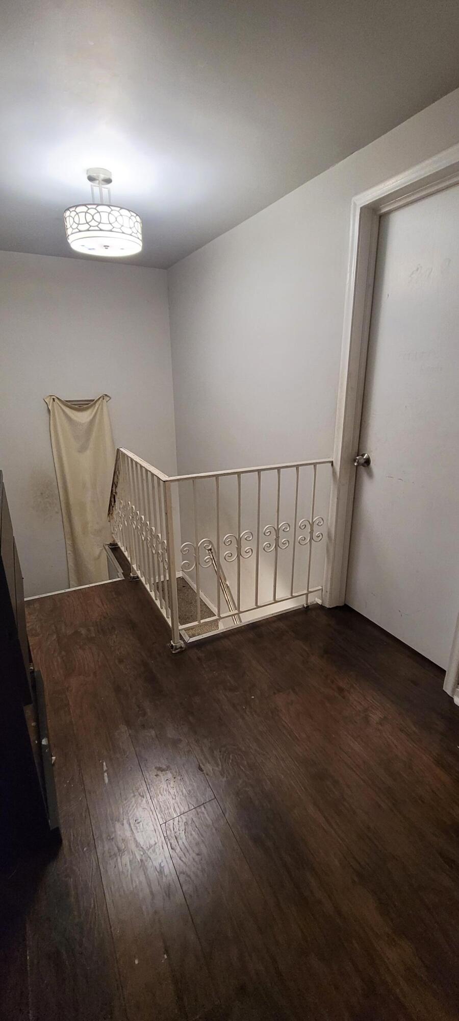 4115 Outer Drive East Detroit, MI 48234 - Photo 19 of 27 2nd Floor Hallway