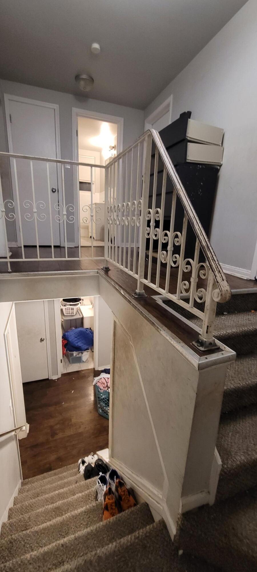 4115 Outer Drive East Detroit, MI 48234 - Photo 20 of 27 Stairwell