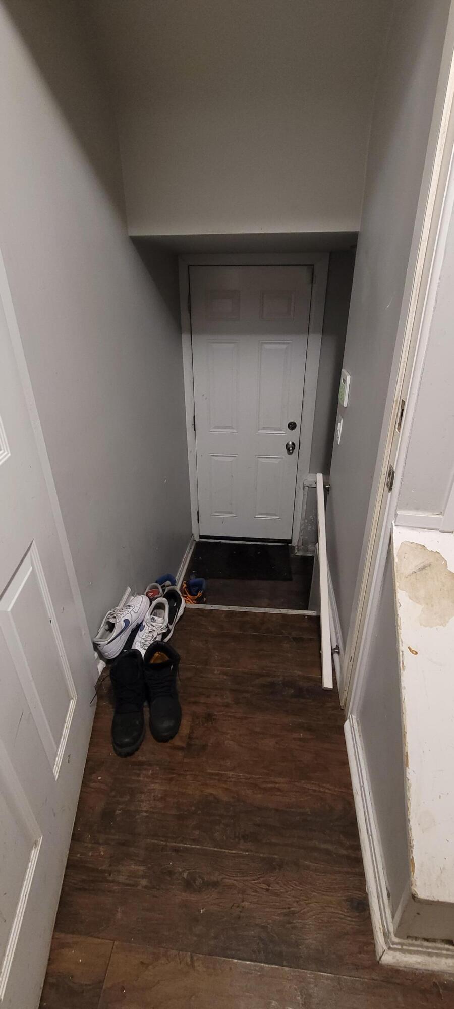 4115 Outer Drive East Detroit, MI 48234 - Photo 21 of 27 Side Door Stairwell