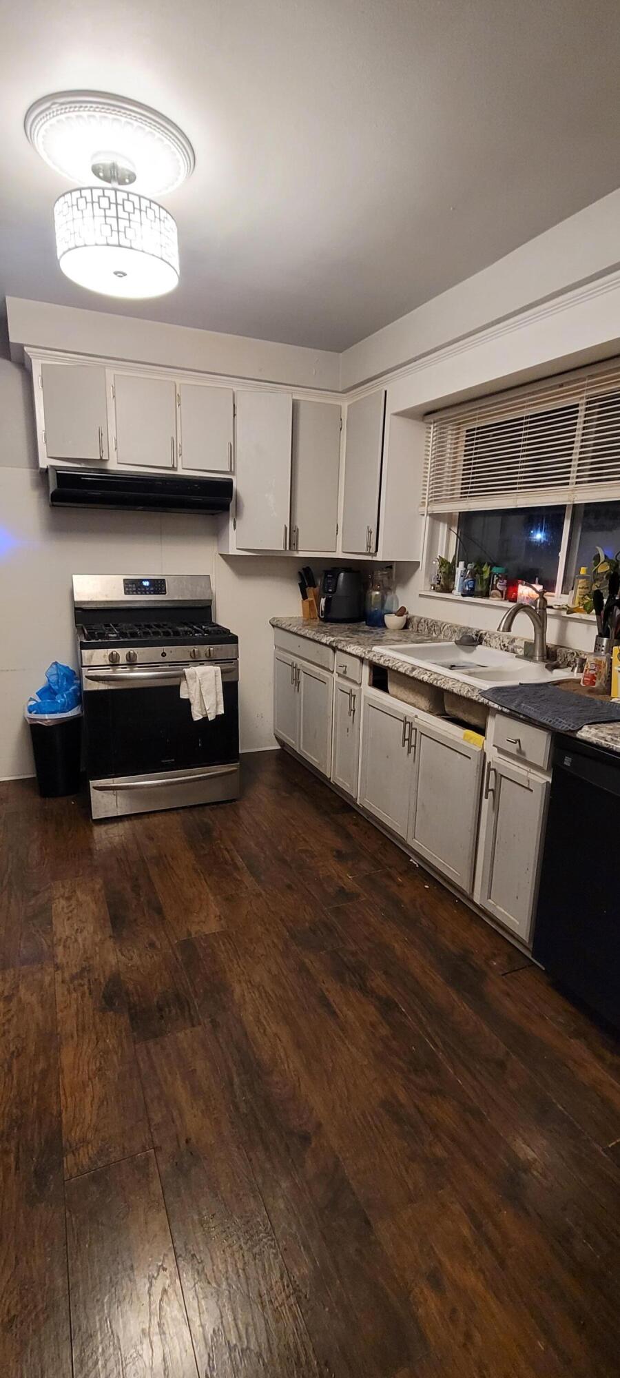 4115 Outer Drive East Detroit, MI 48234 - Photo 7 of 27 Kitchen 2