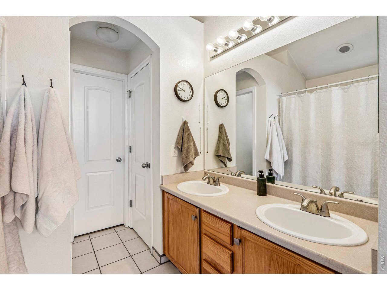 9643 East 113th Avenue Commerce City, CO 80640 - Photo 23 of 47 Primary Bath