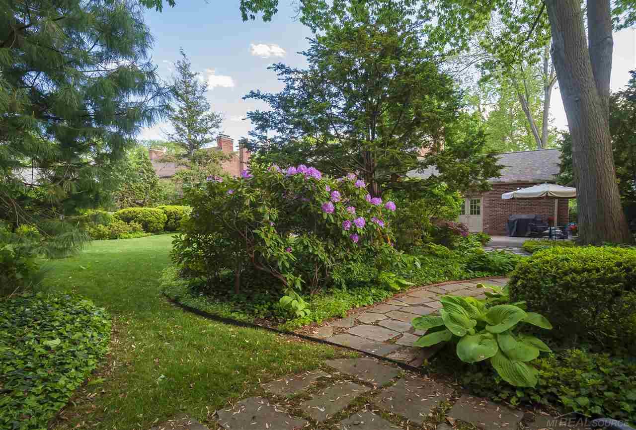 74 Lewiston Road Grosse Pointe, MI 48236 - Photo 60 of 67 50013470-59.JPG