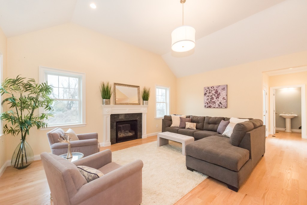90 Decatur Street Arlington, MA 02474 - Photo 11 of 30 Gallery Image 11