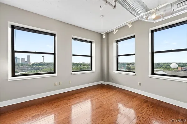 $270,000 | Undisclosed Address, Niagara Falls, NY 14303